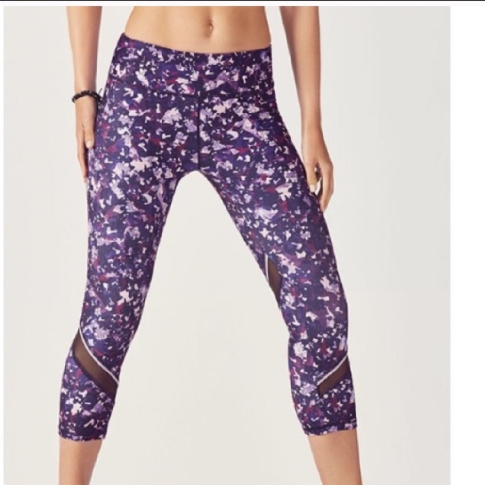 NWOT Fabletics Debbie Reflective Capri XL